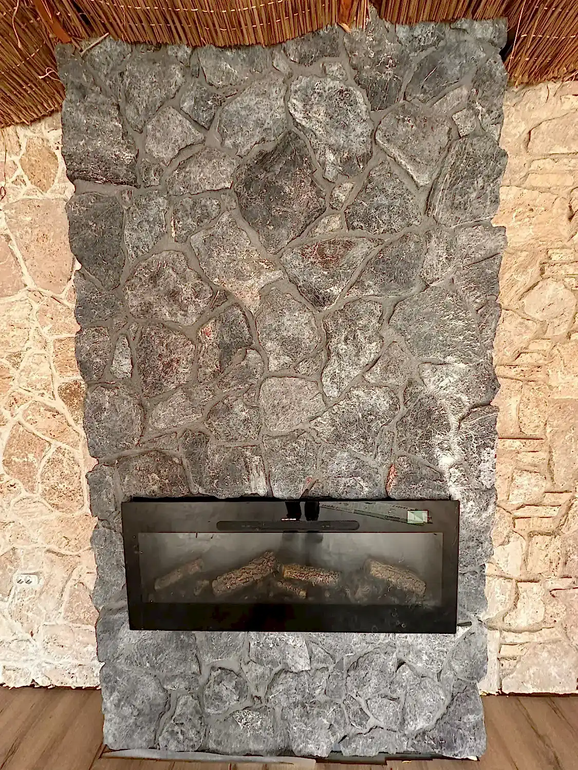 Rock Face Stone Gri Silver Mist – Doğal Taş Şömine Kaplama Rock Face Stone Gri (Silver Mist) doğal taş şömine kaplama – İstanbul Taşçı